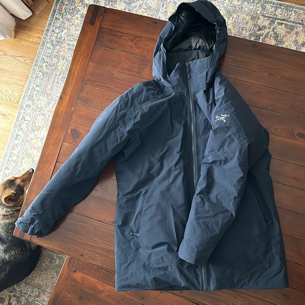 EUC Arcteryx Men’s Camosun Parka L
